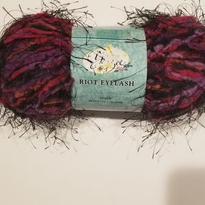 Single skein eyelesh yarn / bulky yarn 6 ply